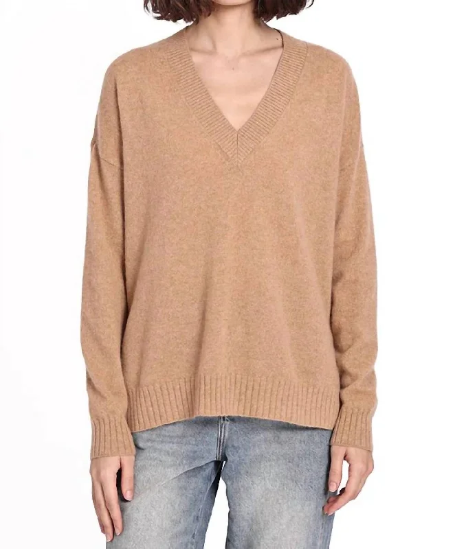 Cashmere Long And Lean V-Neck Sweater In Camel