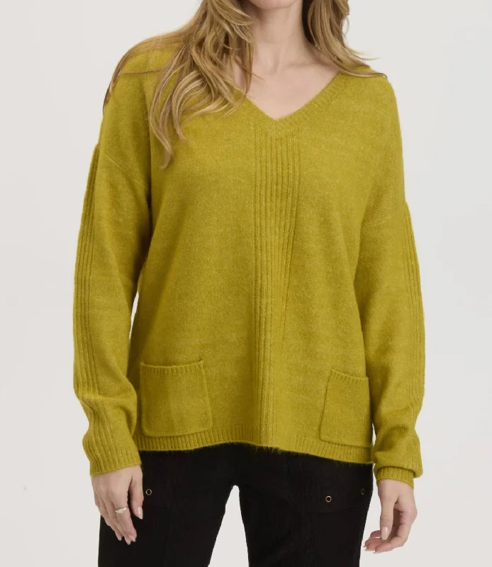 Gresham V-Neck Sweater In Bancha Tea