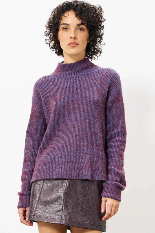 Layered Knit TopsPreslava Sweater